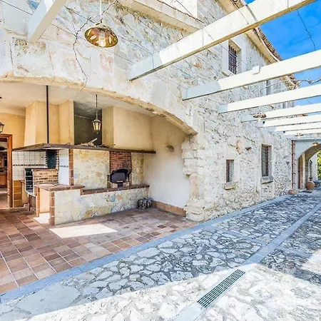 Charmante Fuer 8 Personen In Der Naehe Von Holiday home *